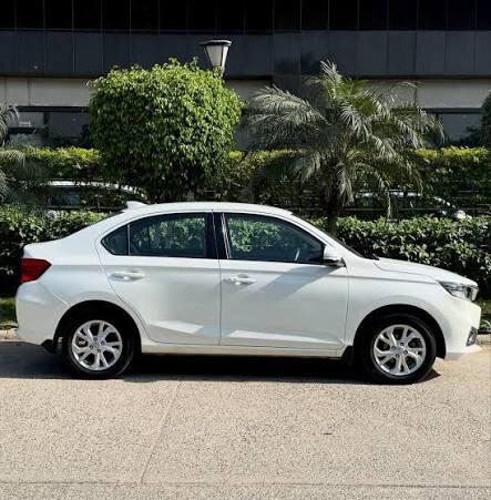 Honda Amaze sedan chauffeur Mumbai